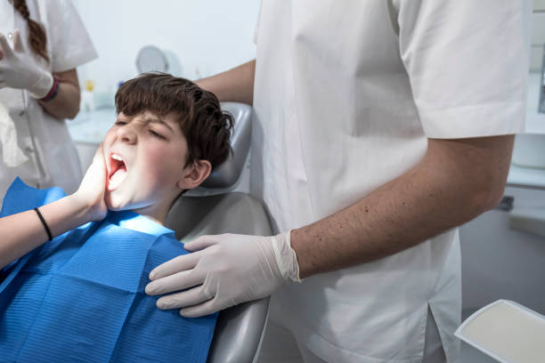 Best Emergency Dentist for Knocked-Out Tooth in Highland, IL